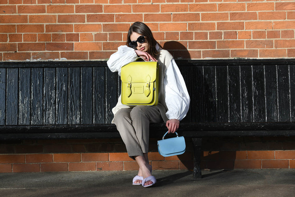 15 Fashionable Ways to Wear Backpacks - BlueGrayGal