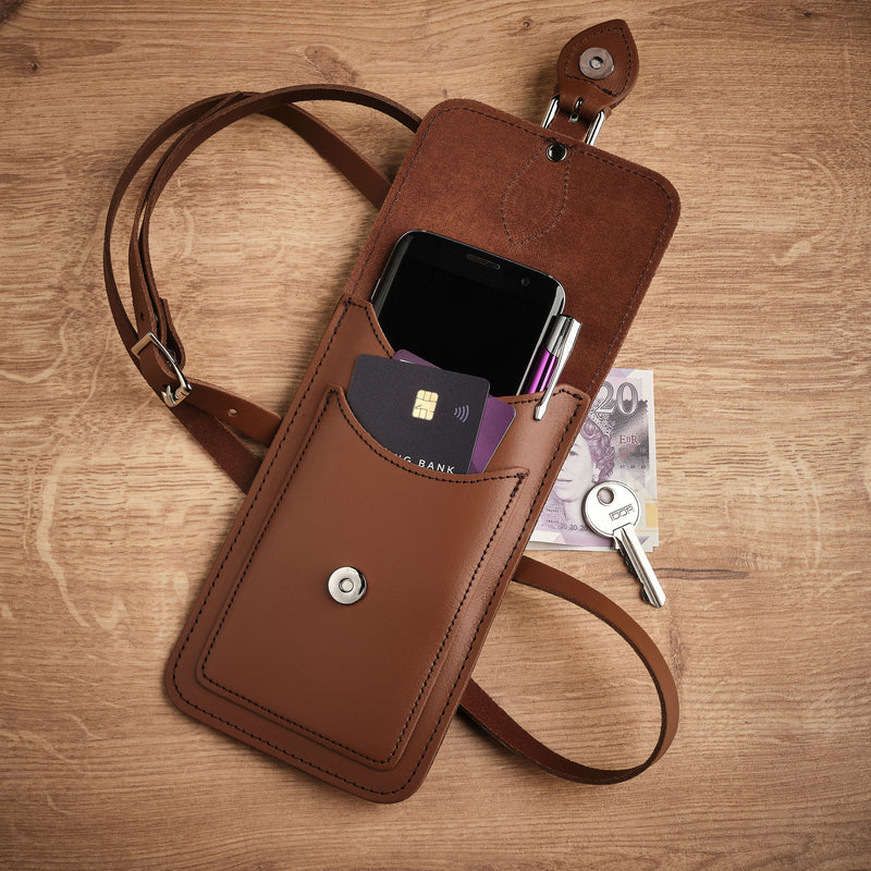Handmade Leather Mobile Phone Pouch Plus - Chestnut – Zatchels
